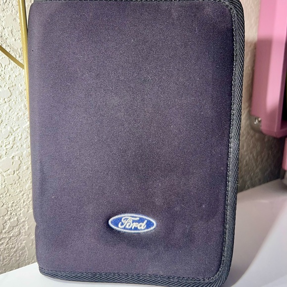 Ford Owner Manual Glovebox folder with Zipper - Picture 1 of 2